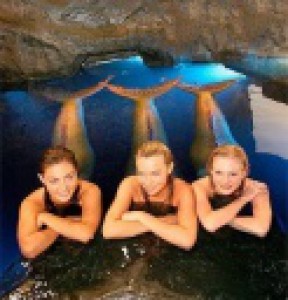 mermaids-in-pool-h2o-just-add-water-4137294-344-360.jpg